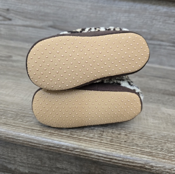 Old Navy cheeta print boots size 18 to 24 mos. NWT - Picture 2 of 4